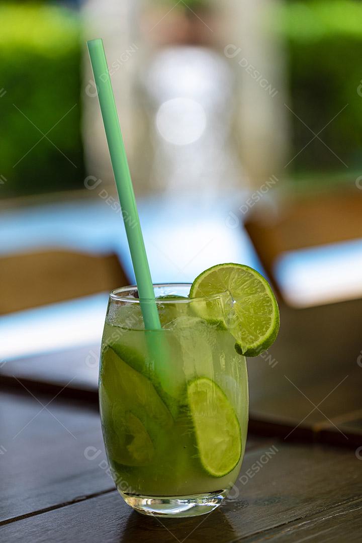 Bebida suco de limao copo de vidro Imagem JPG