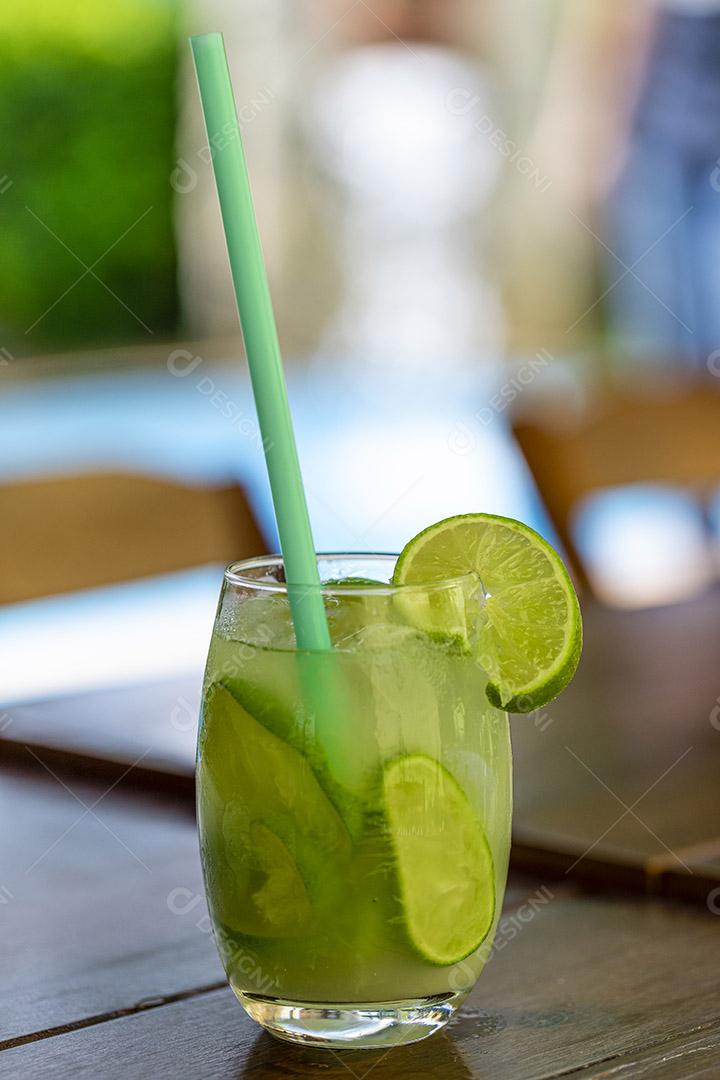 Bebida suco de limao copo de vidro Imagem JPG