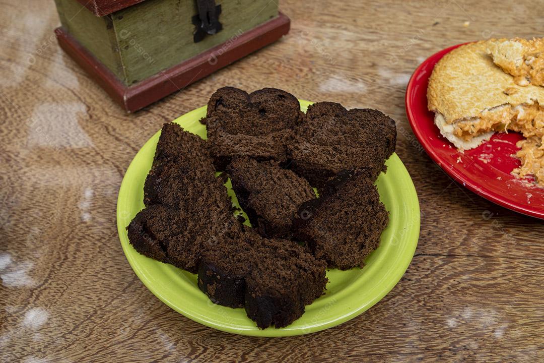 Linda mesa de café da manhã um lugar aconchegante Imagem JPG