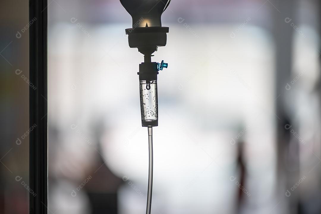 Salina Pingando No Hospital Imagem JPG