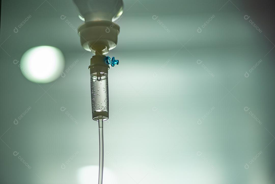 Salina Pingando No Hospital Imagem JPG