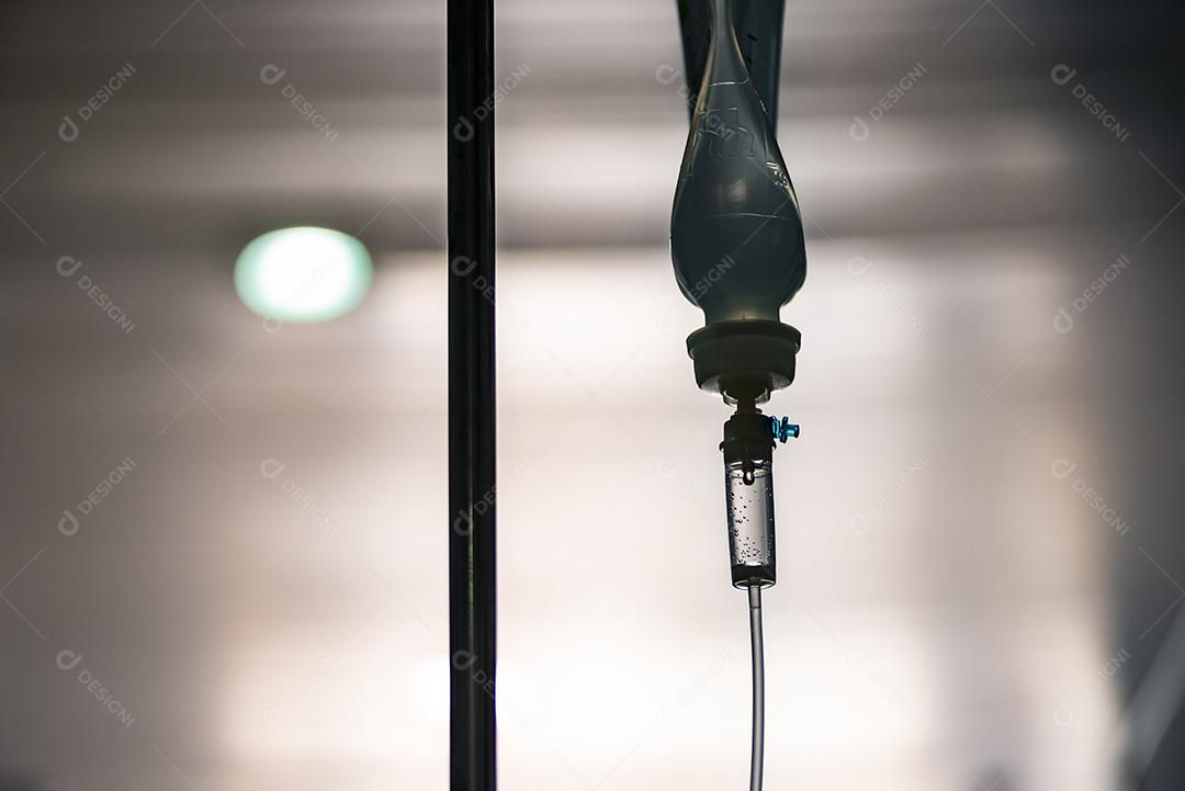 Salina Pingando No Hospital Imagem JPG