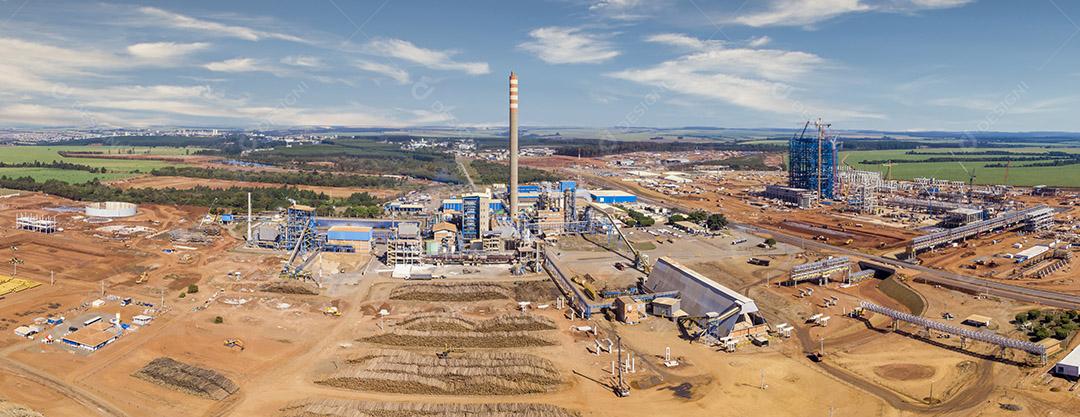 Cidade deserta rua de terra asfalto Imagem JPG