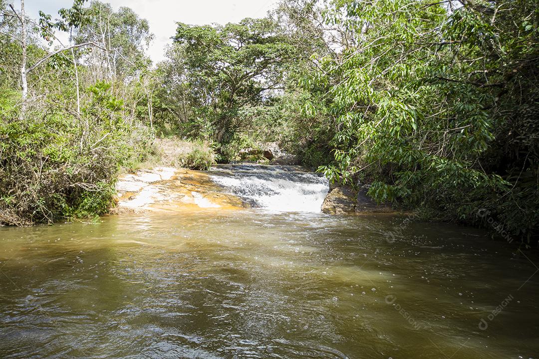 Paisagem Cachoeira do Pião lago floresta Imagem JPG
