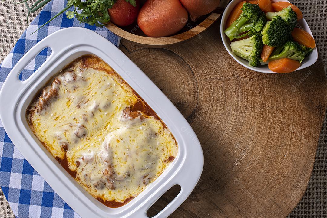 Bife parmegiana também conhecido como Filé Parmegiana JPG