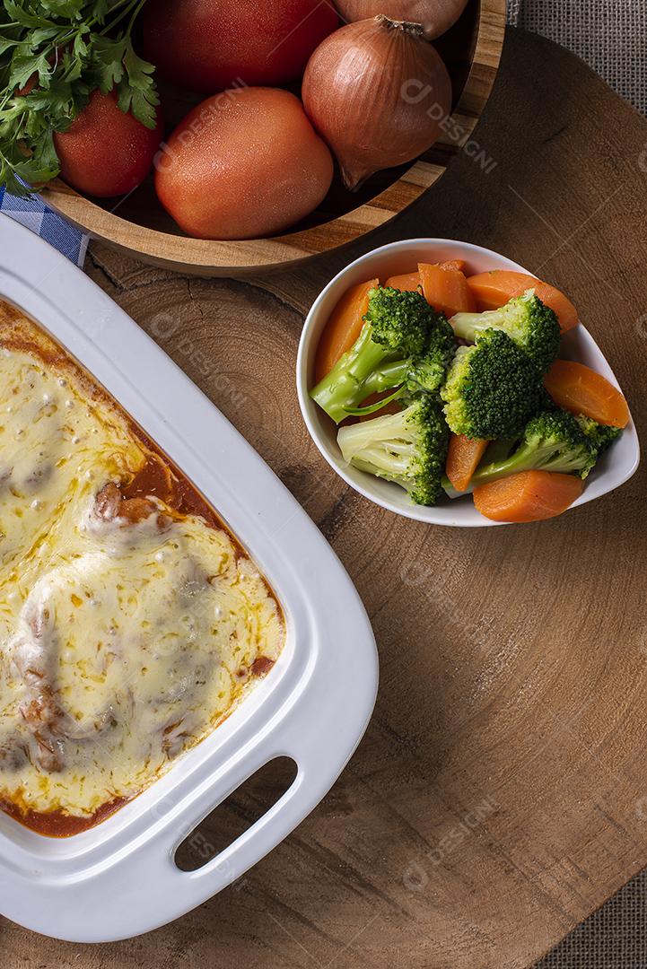 Bife parmegiana também conhecido como Filé Parmegiana JPG