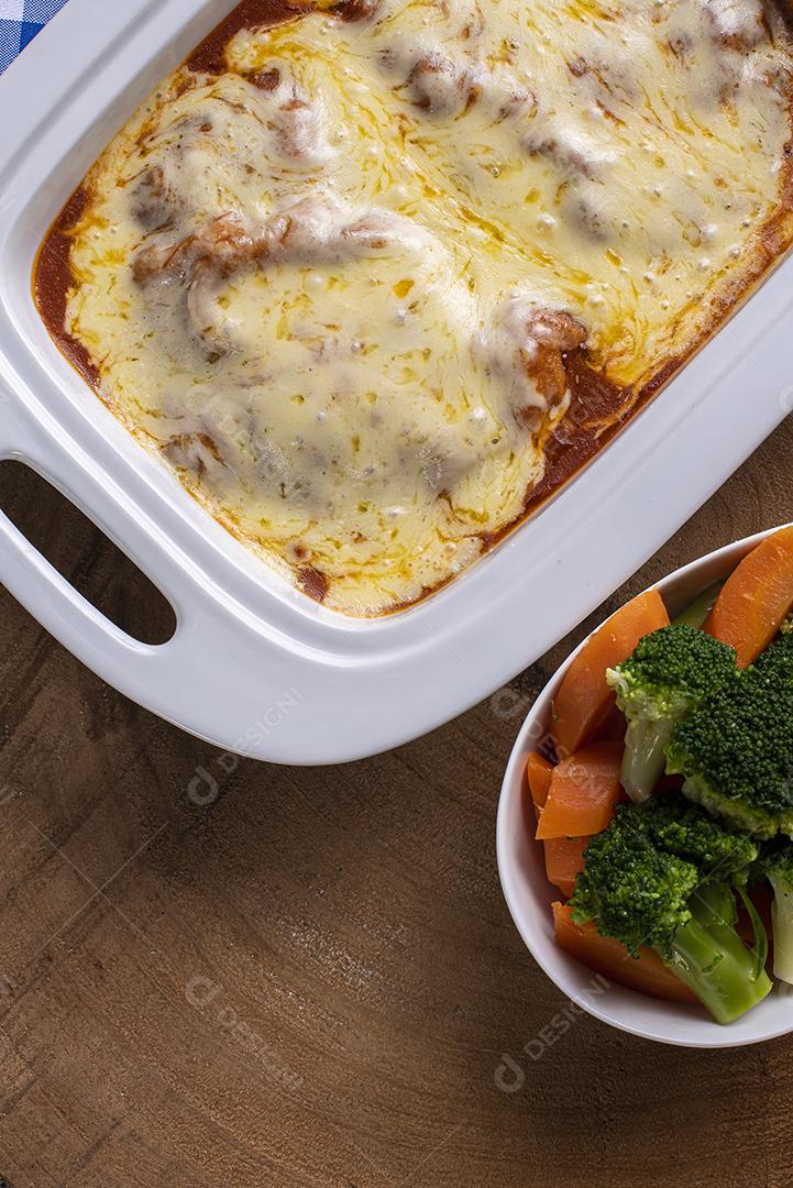 Bife parmegiana também conhecido como Filé Parmegiana JPG