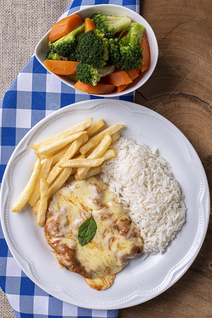 Bife parmegiana também conhecido como Filé Parmegiana JPG