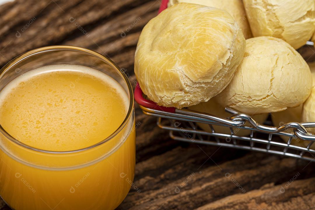 Comida pao de queijo dentro de uma tigela Imagem JPG