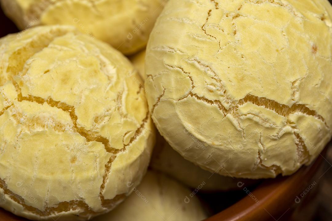 Comida pao de queijo dentro de uma tigela Imagem JPG