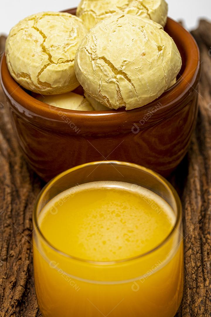 Comida pao de queijo dentro de uma tigela Imagem JPG