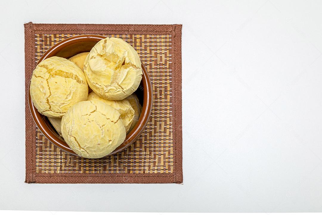 Comida pao de queijo dentro de uma tigela Imagem JPG