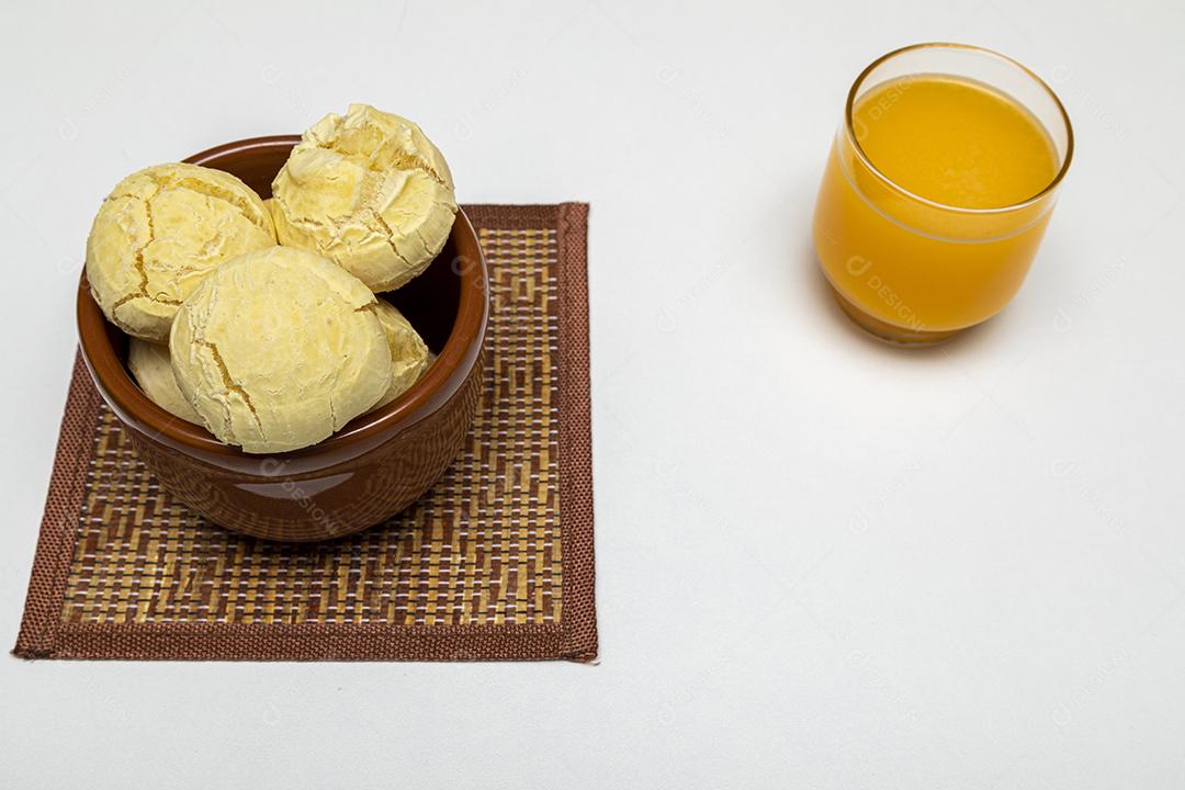 Comida pao de queijo dentro de uma tigela Imagem JPG