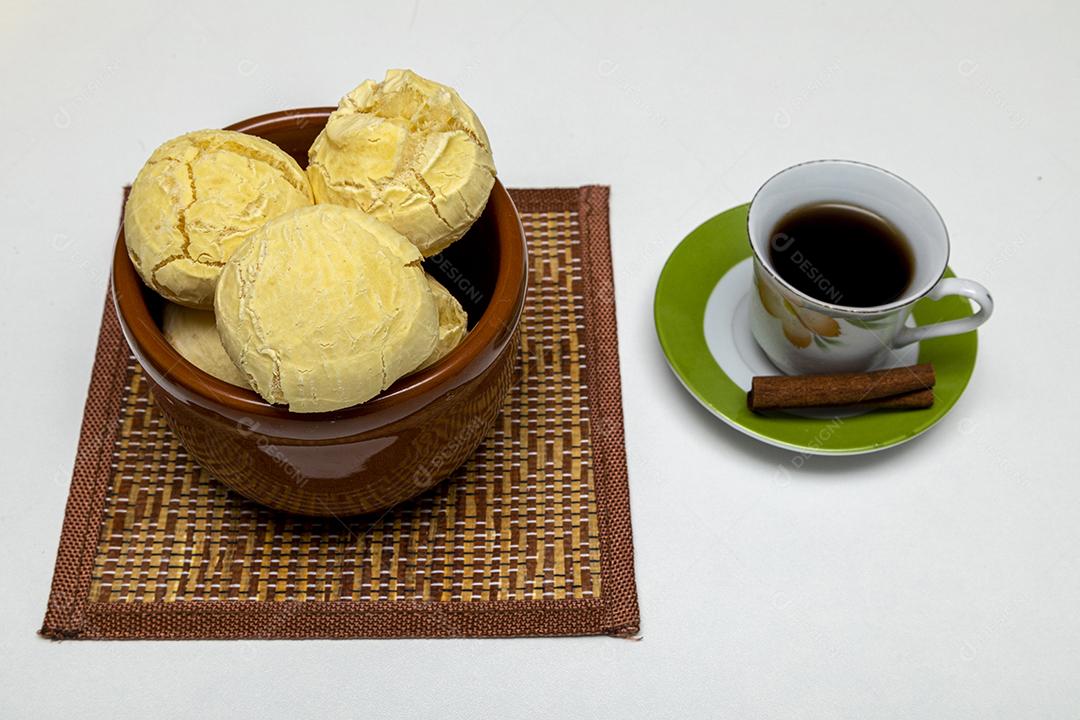 Comida pao de queijo dentro de uma tigela Imagem JPG