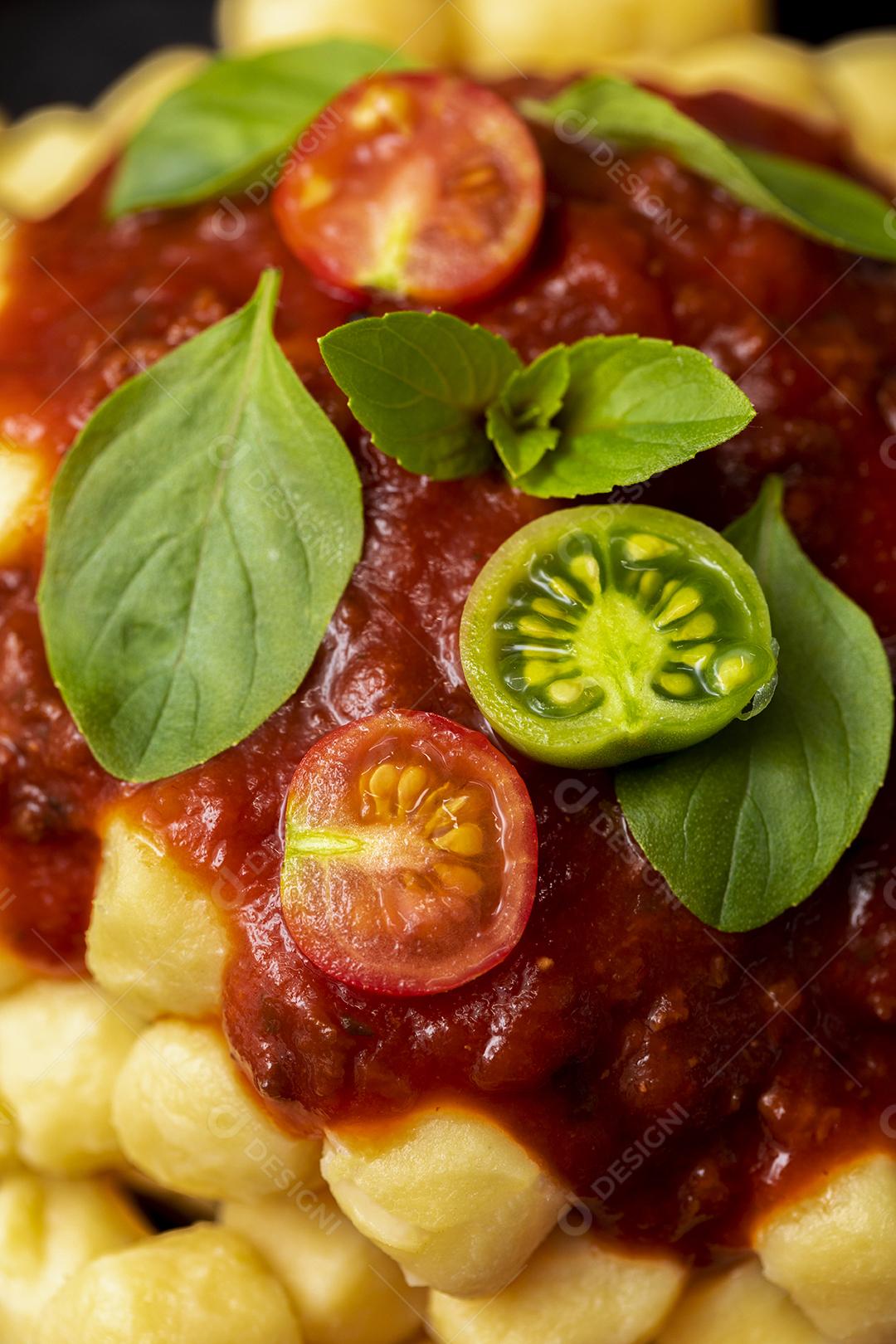 Nhoque De batata com molho de tomate orgânico natural Imagem JPG