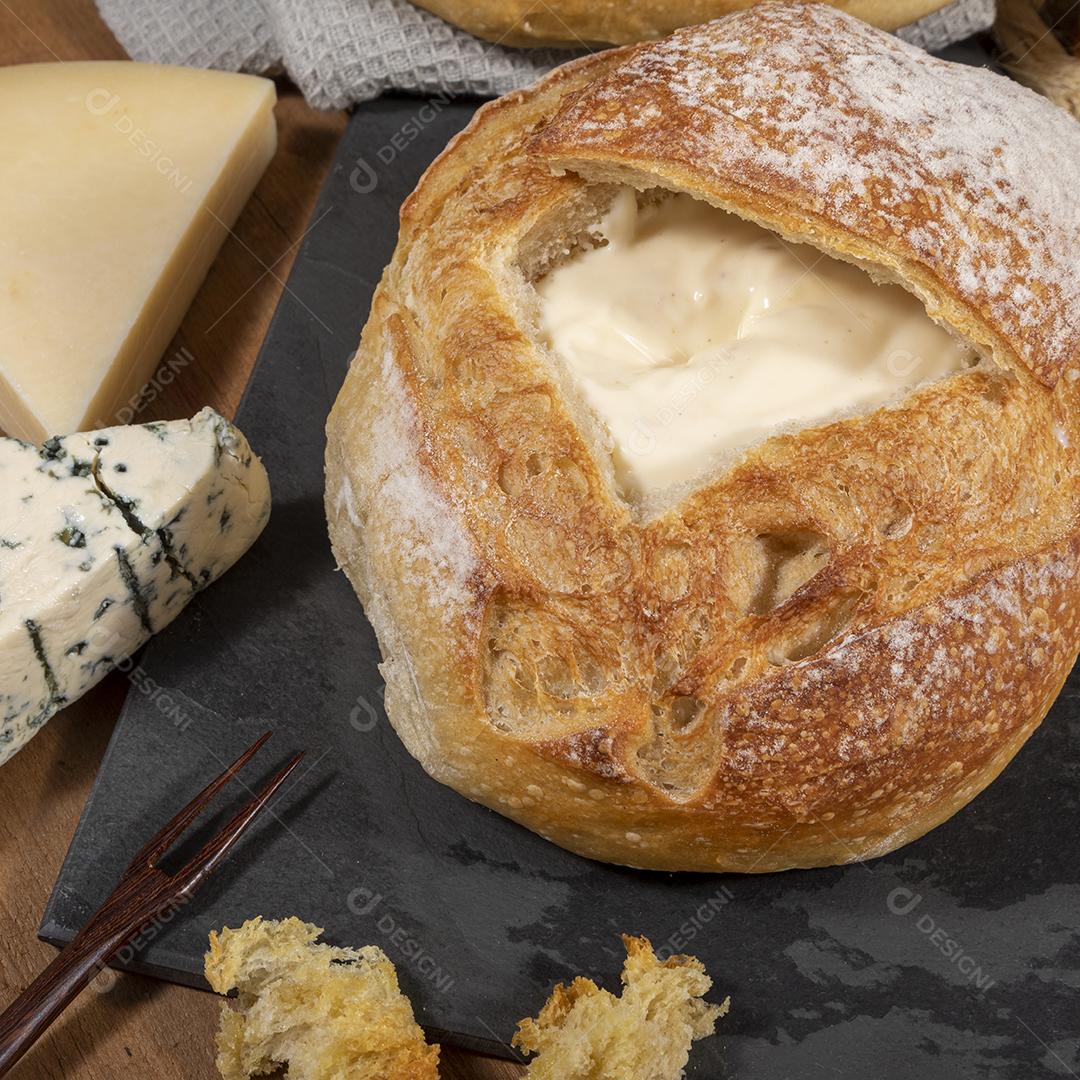 Caldo de abóbora com bacon em cima do pão italiano Imagem JPG