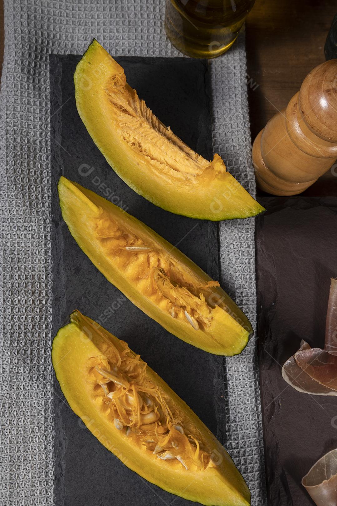 Abobora Kabocha Partida em várias partes Imagem JPG