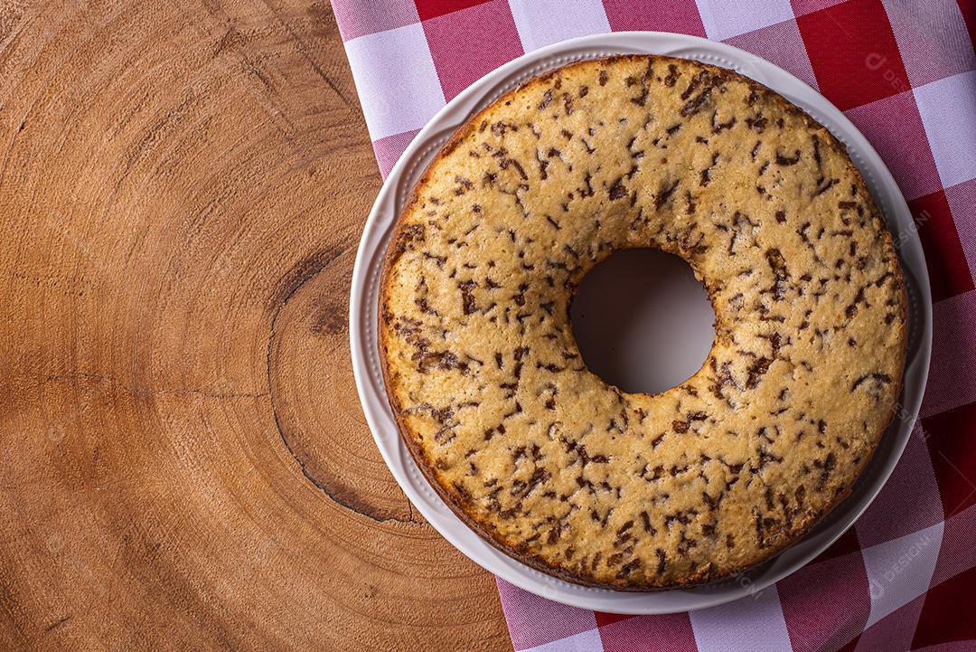 Bolo tradicional brasileiro chamado Bolo Formigueiro. Baunilha JPG