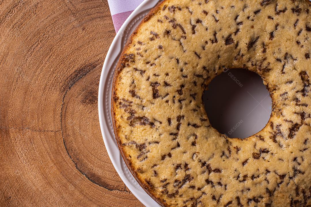 Bolo tradicional brasileiro chamado Bolo Formigueiro. Baunilha JPG