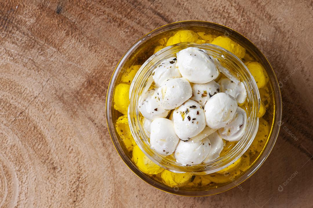 Bolas de Labaneh. Popular aperitivo do Oriente Médio labneh ou laban JPG