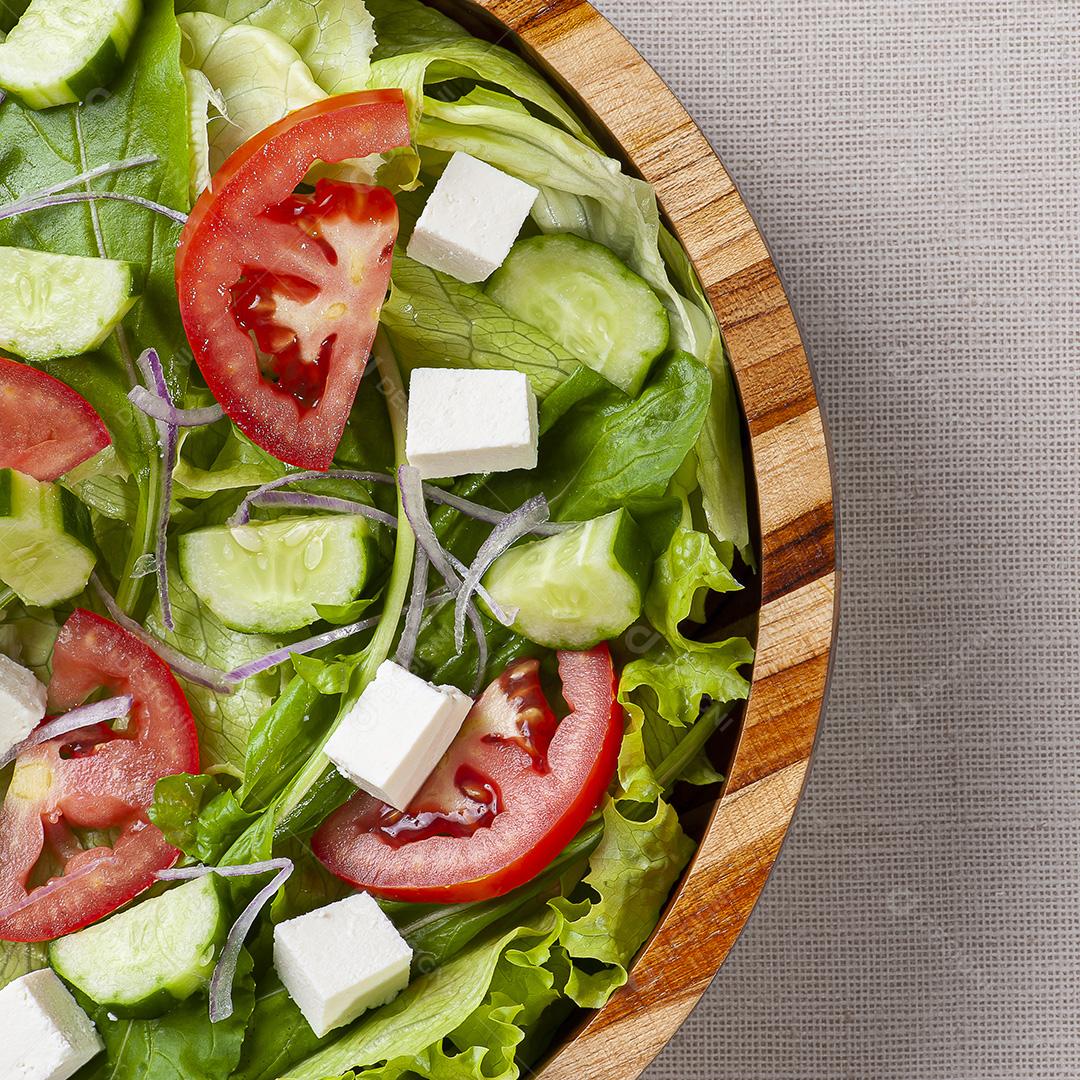 Salada refrescante da culinária libanesa JPG