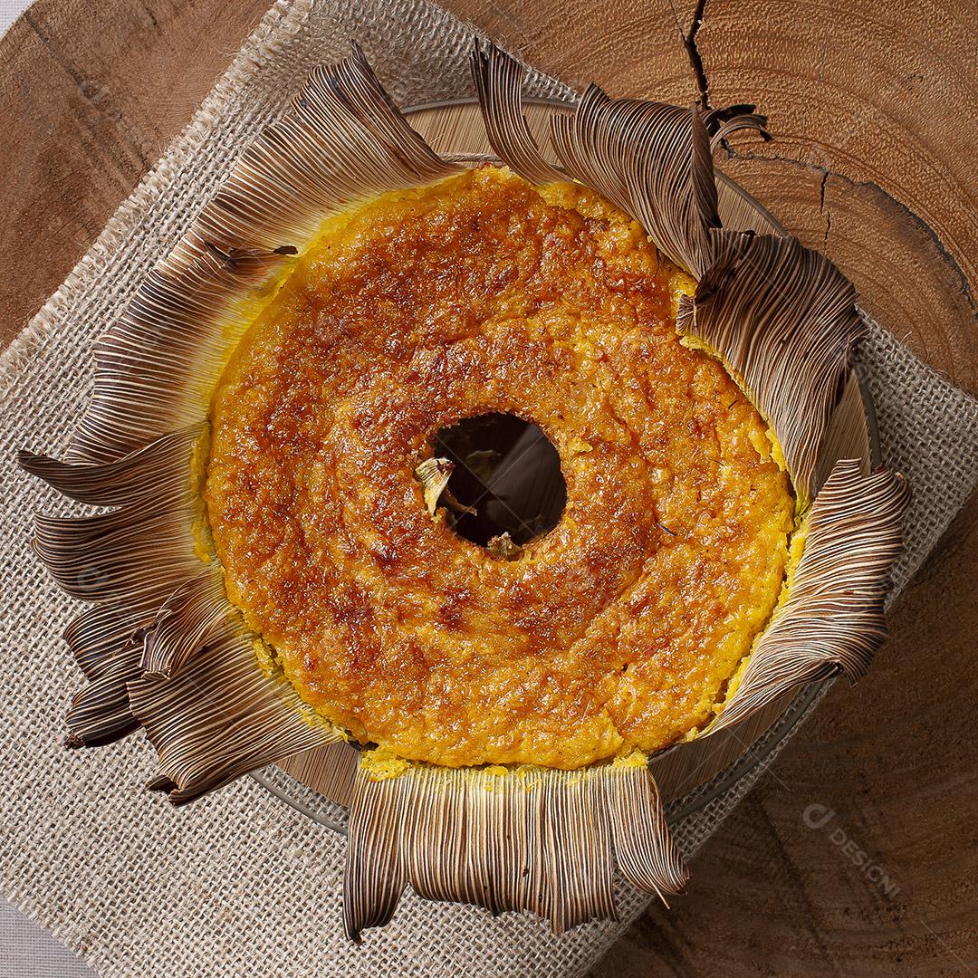 Bolo de milho na palha. Bolo caseiro JPG