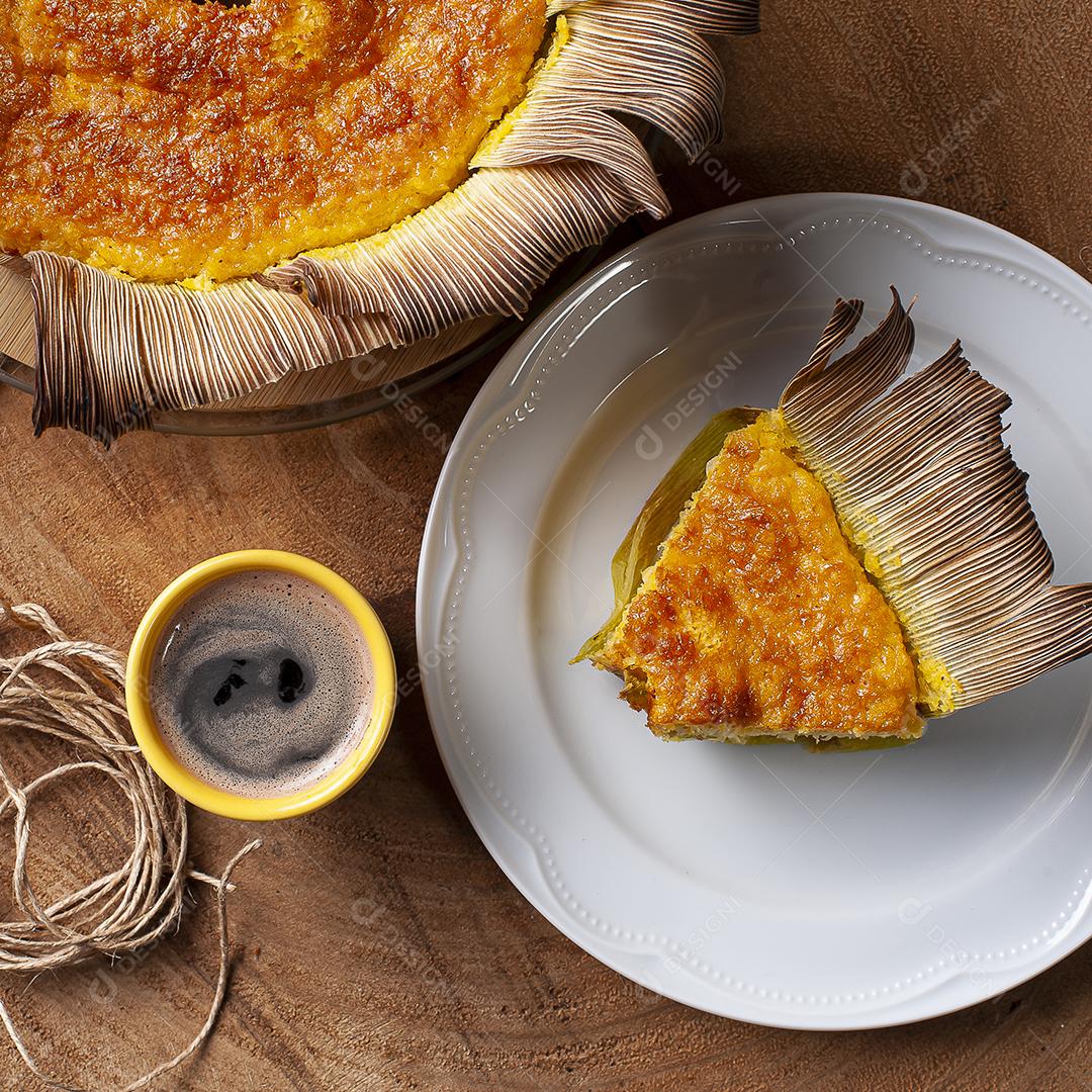 Bolo de milho na palha. Bolo caseiro JPG