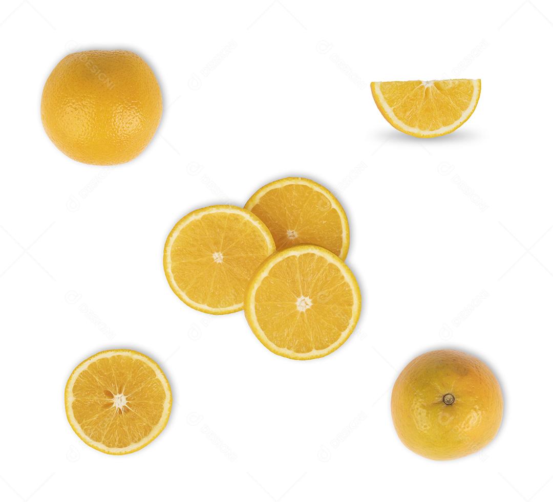 Laranjas e fatias, várias maneiras isoladas sobre fundo branco.
