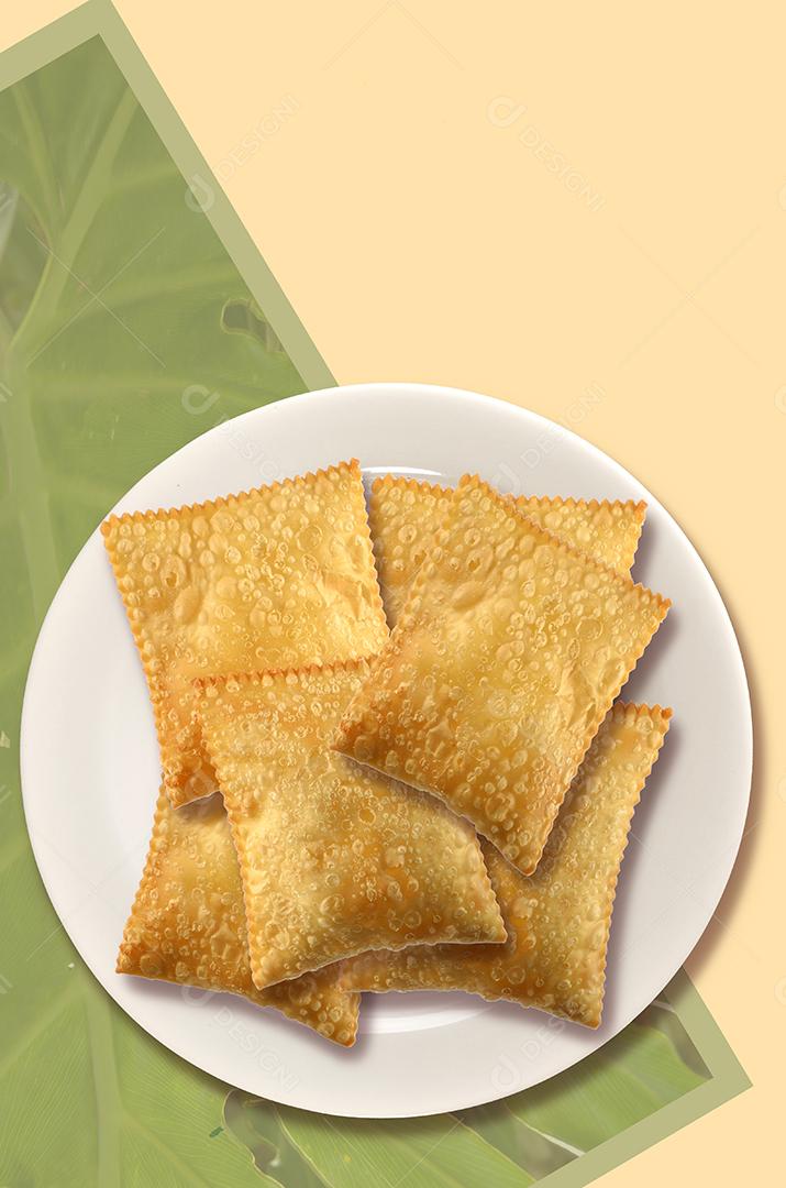 mini pasteis servidos em prato