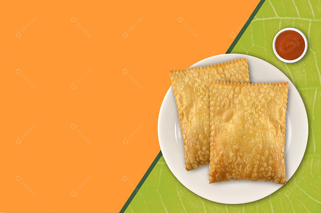 pasteis servidos com molho