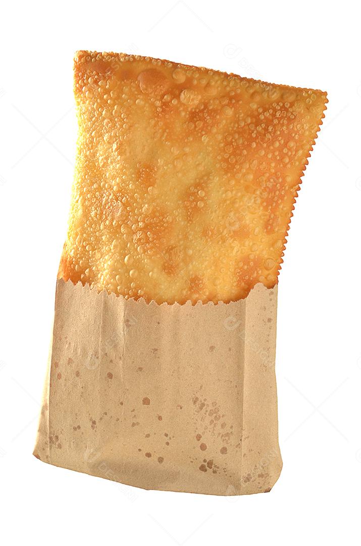 pastel frito isolado  embalado em saco de papel