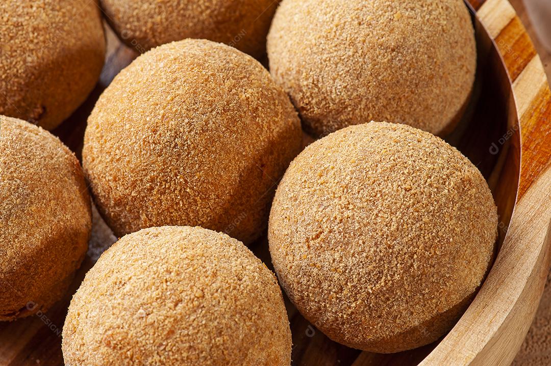 Bolas de carne frita JPG