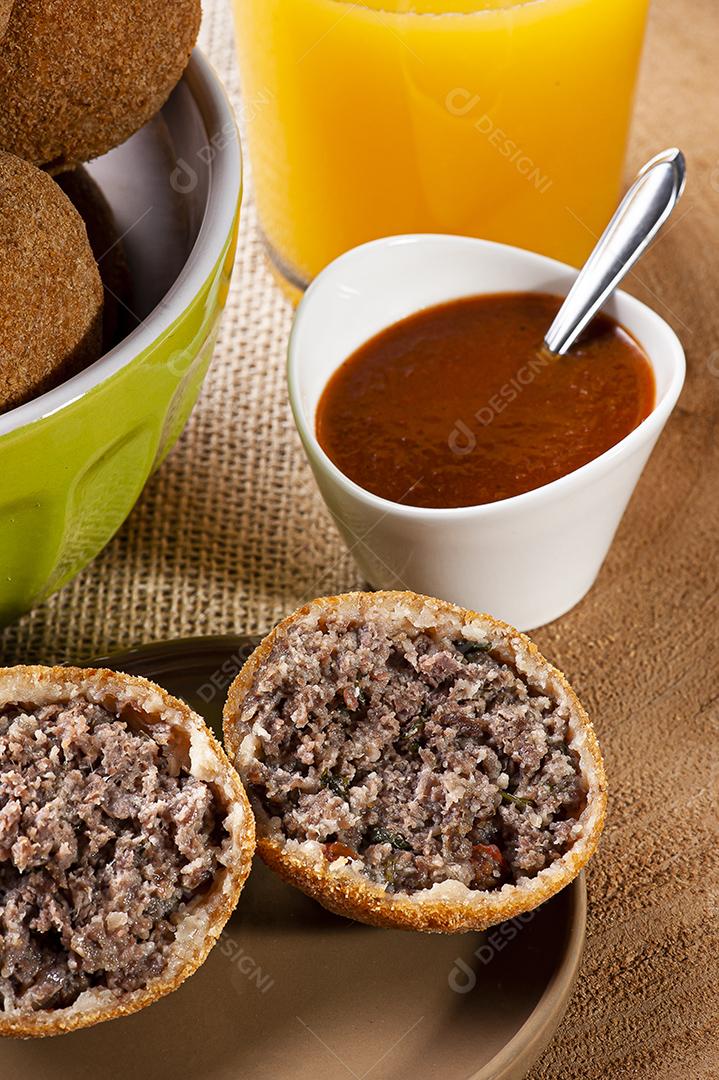 Bolas de carne frita JPG