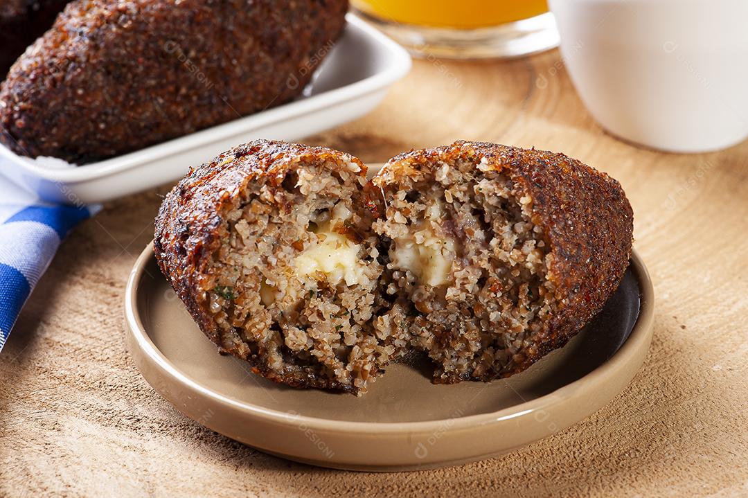 Kibe Fried. Muito típico no Brasil. Acompanhado de limão JPG