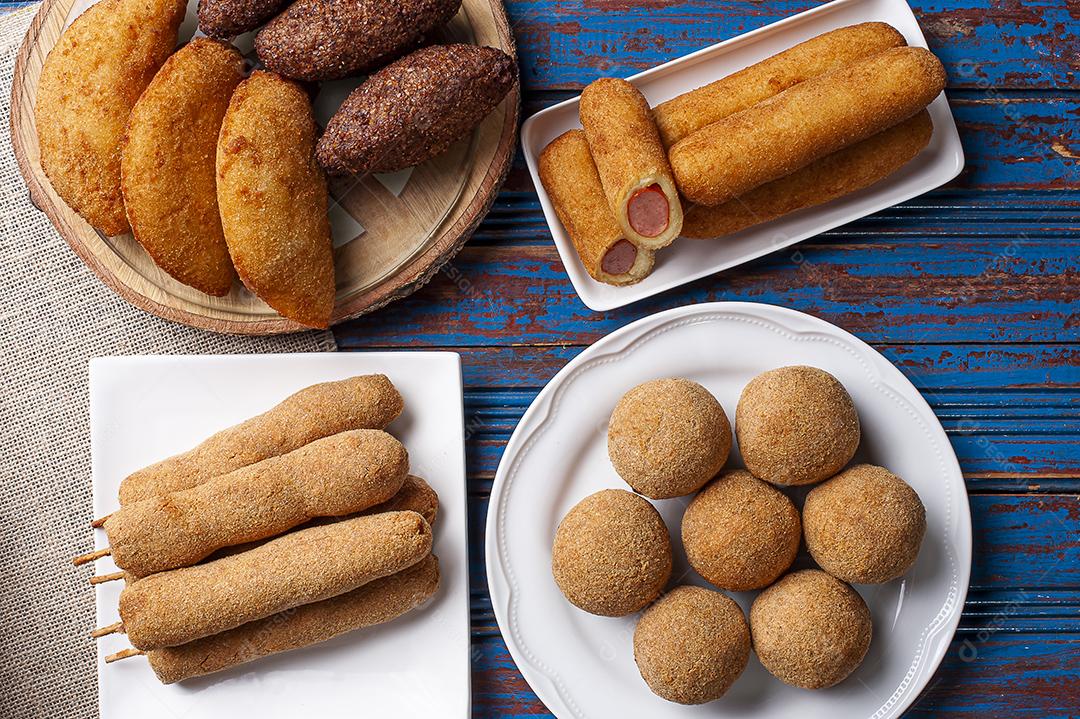 Seleção de petiscos brasileiros. Servia em festas e bares JPG