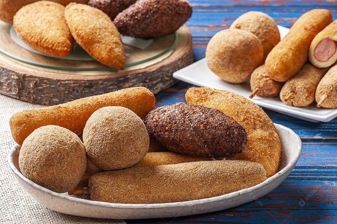 Seleção de petiscos brasileiros. Servia em festas e bares JPG