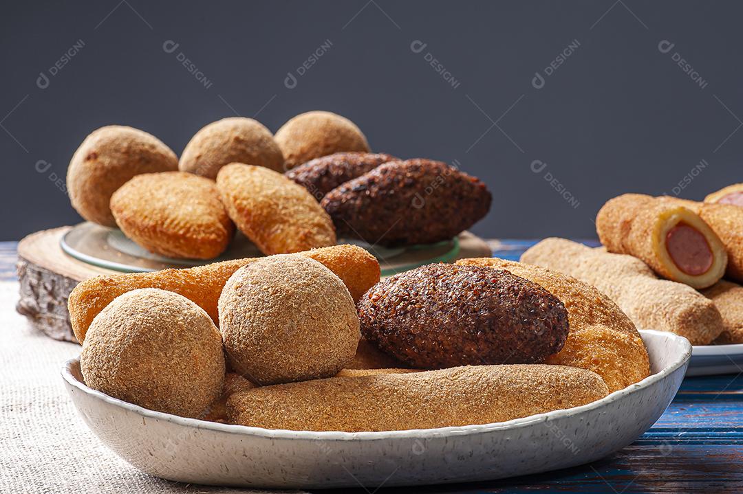 Seleção de petiscos brasileiros. Servia em festas e bares JPG