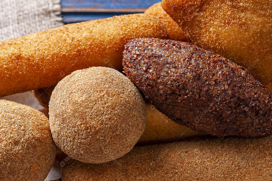 Seleção de petiscos brasileiros. Servia em festas e bares JPG