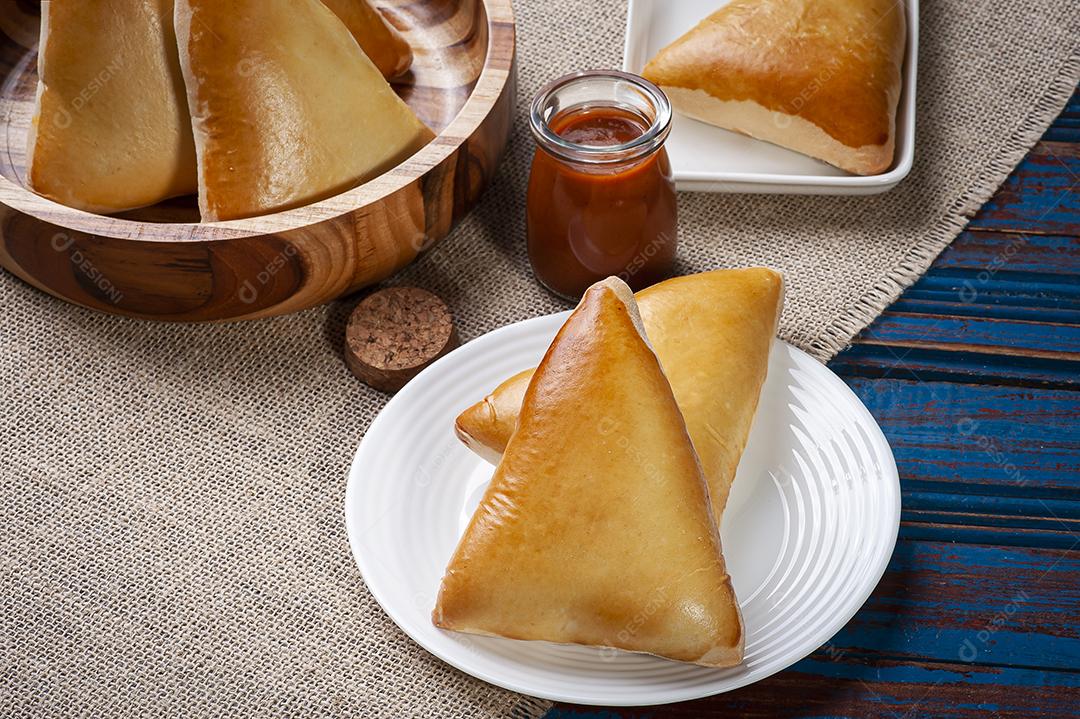 Carne sfiha. Prato árabe típico que foi adaptado para Brasil JPG