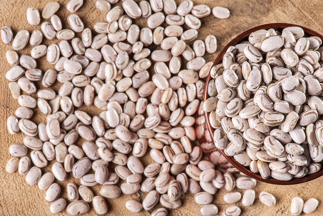 Grãos de feijão-marrom-cru JPG