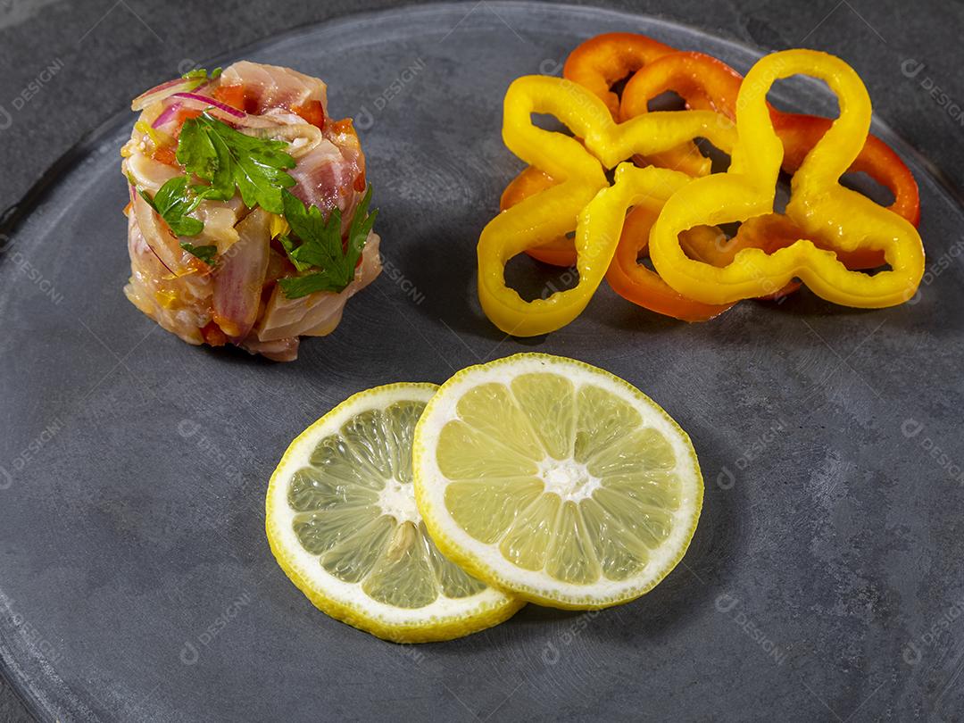 O ceviche peruano é um prato tradicional consumido no Peru Imagem JPG