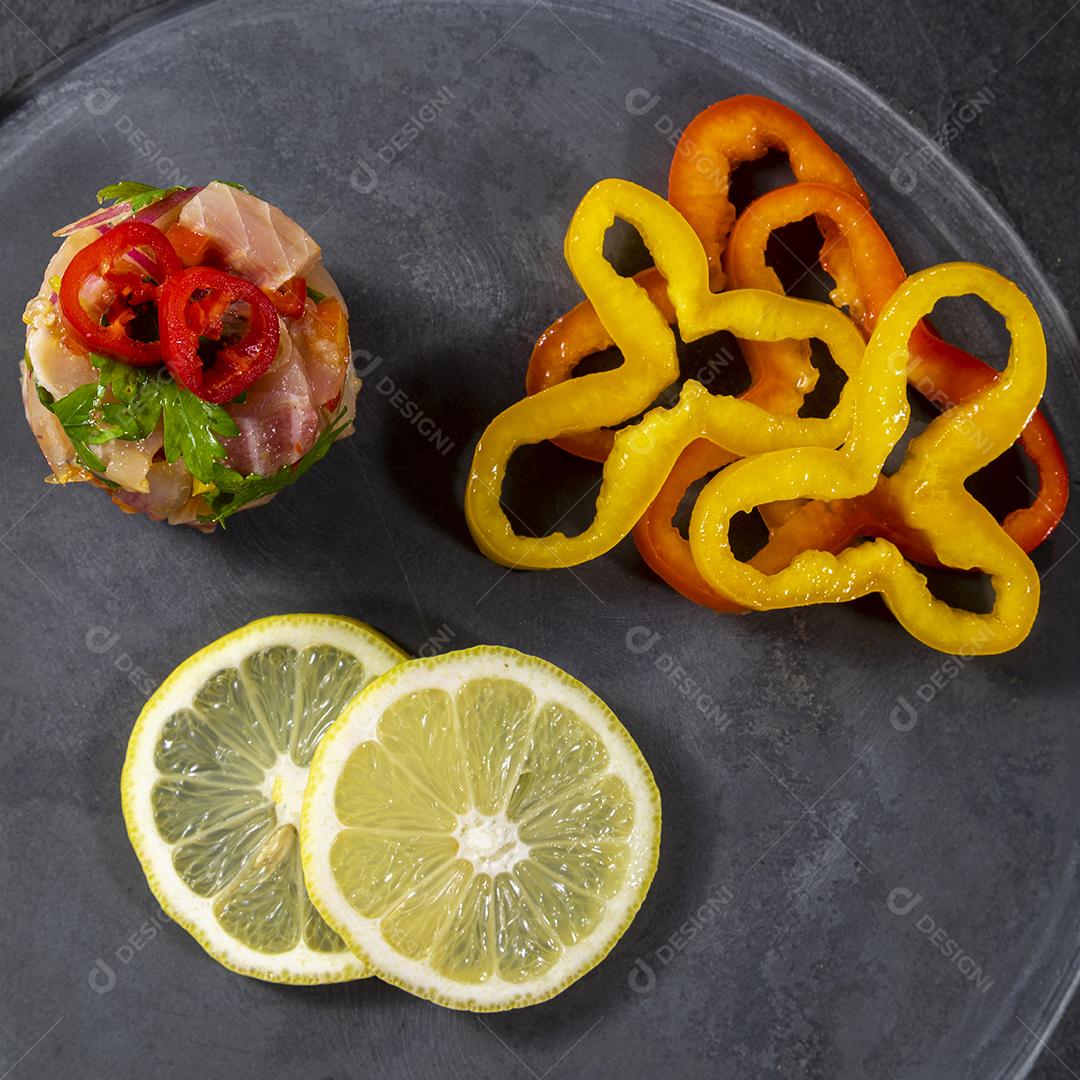 Fotos ceviche peruano é um prato tradicional consumido no Peru