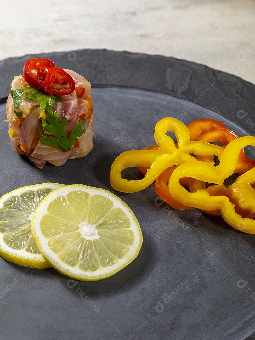 Fotos ceviche peruano é um prato tradicional consumido no Peru