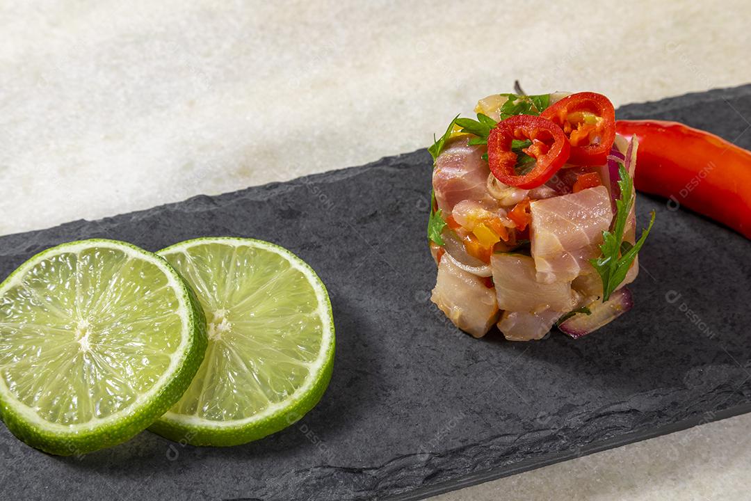 Ceviche de comida peruana. Culinária peruana e frutos do mar Imagem JPG