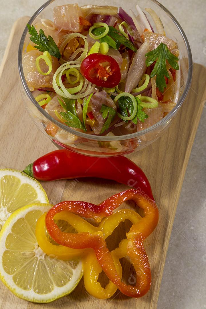 Ceviche de comida peruana. Culinária peruana e frutos do mar Imagem JPG