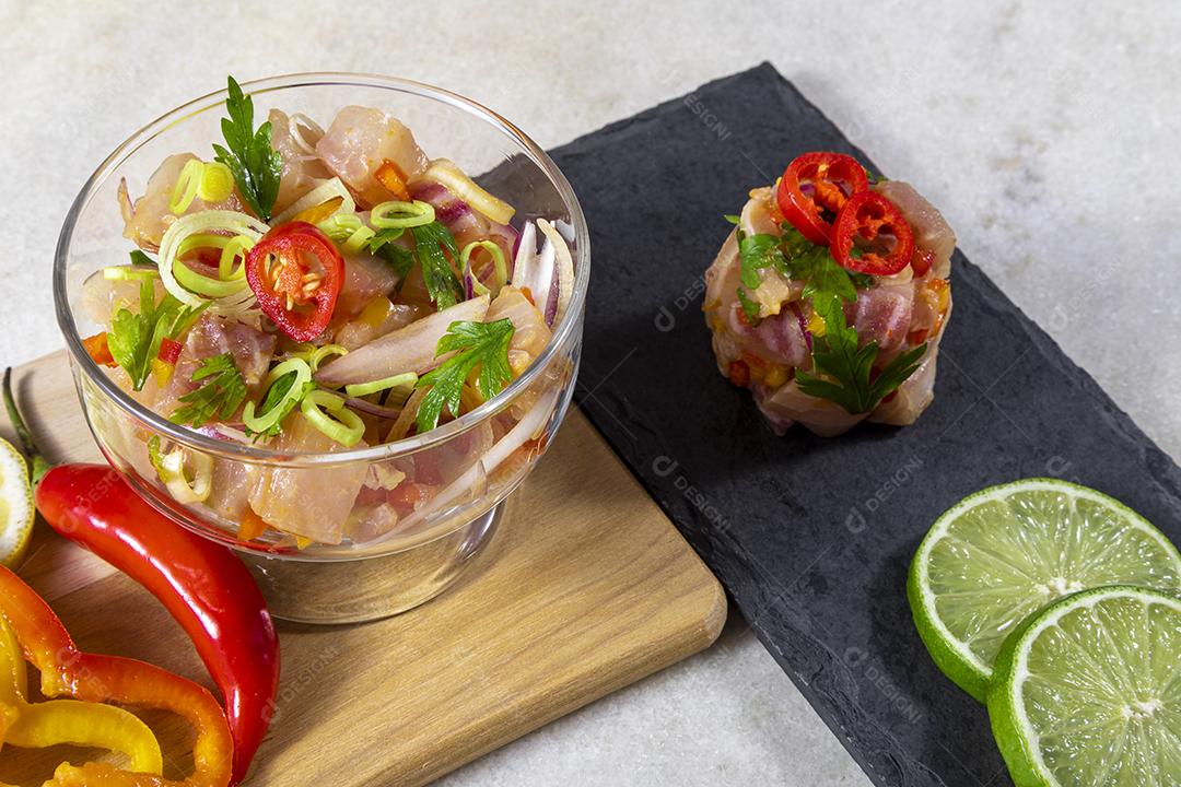 Ceviche de frutos do mar, prato típico do Peru Imagem JPG