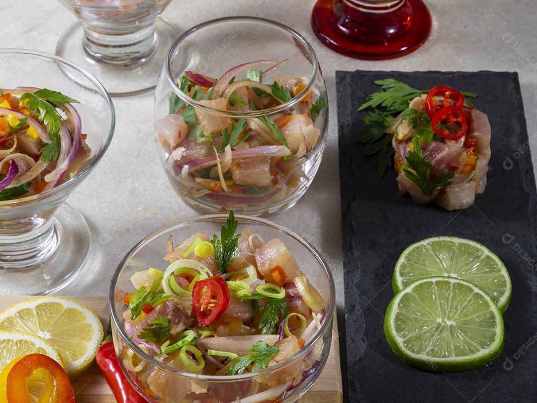 Ceviche de frutos do mar, prato típico do Peru Imagem JPG