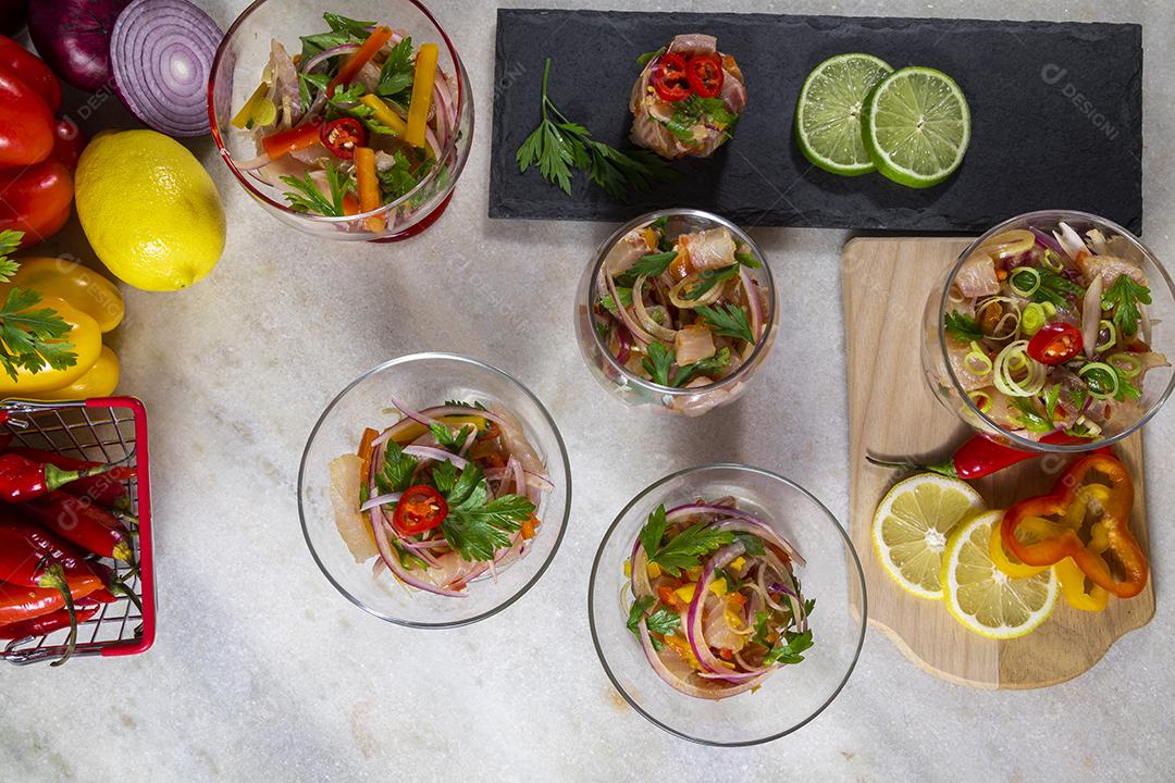 Ceviche de frutos do mar, prato típico do Peru Imagem JPG