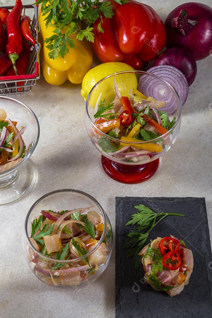 Ceviche de frutos do mar, prato típico do Peru Imagem JPG