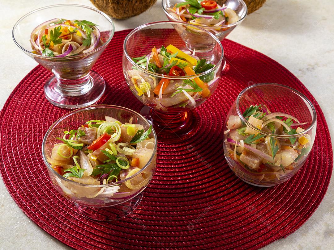 Ceviche de comida peruana. Culinária peruana e frutos do mar Imagem JPG